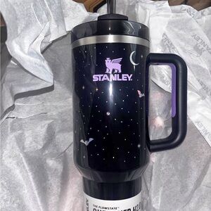 Stanley Halloween 40oz H2.0 Flow state Quencher Tumbler Spellcast Black